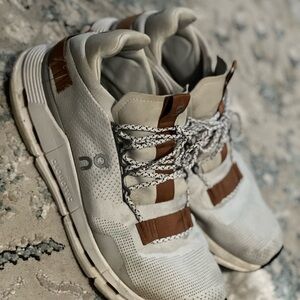 On Cloud Cloudtec Running Women’s Sneakers - White with Brown Detail